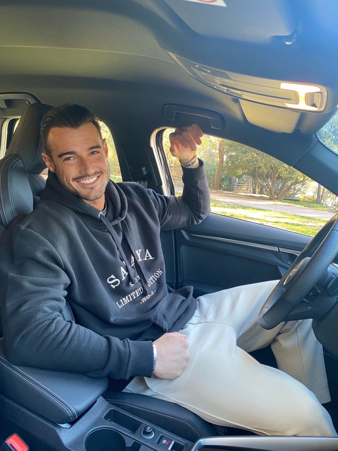 Sweat à capuche SANAYA - LIMITED EDITION